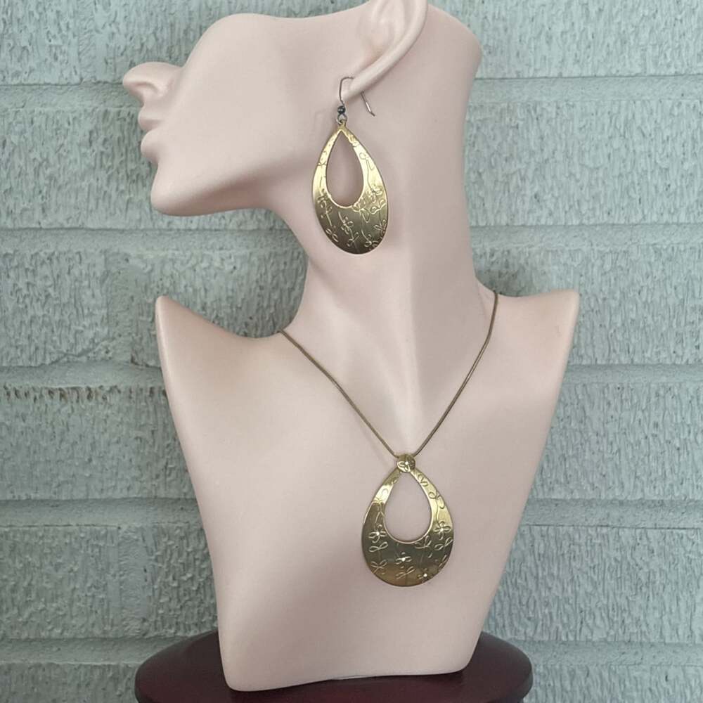 Brighton Diva Daisy Gold Tone & Crystal Pendent Necklace & Earrings Set 20" - Picture 3 of 14